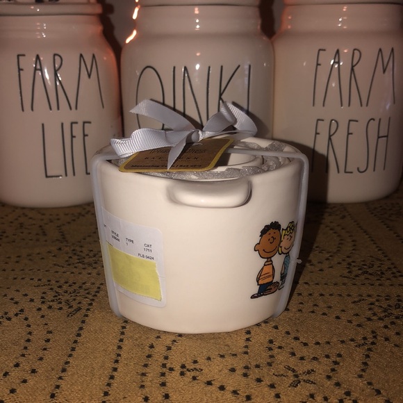 Rae Dunn Peanuts Characters Baseball Themed Measuring Cups - Picture 5 of 8